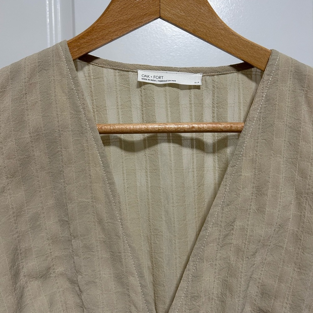 OAK + FORT Tan/Beige Puff Sleeve V Neck Blouse - Picture 3 of 6